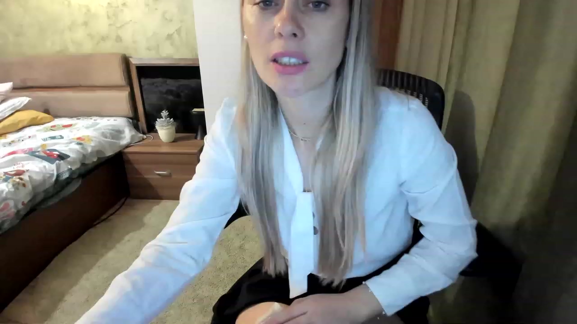 Gallery image thumbnail from DebraPaige's myfreecams stream on, 04/20/2023, 12:37 image 18 of 20