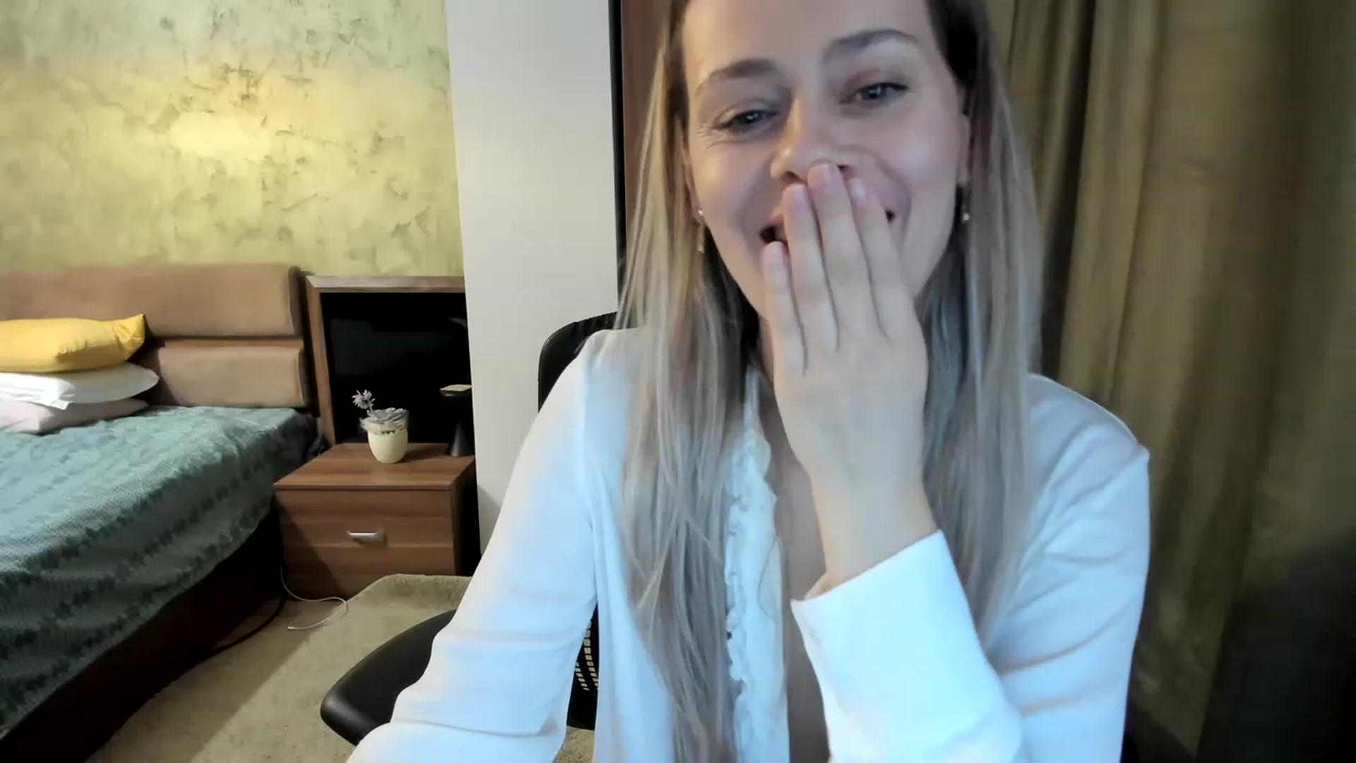 Gallery image thumbnail from DebraPaige's myfreecams stream on, 04/21/2023, 11:15 image 19 of 20