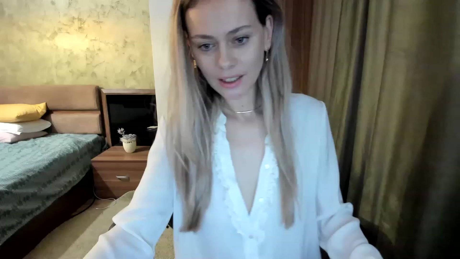 Gallery image thumbnail from DebraPaige's myfreecams stream on, 04/21/2023, 11:15 image 9 of 20
