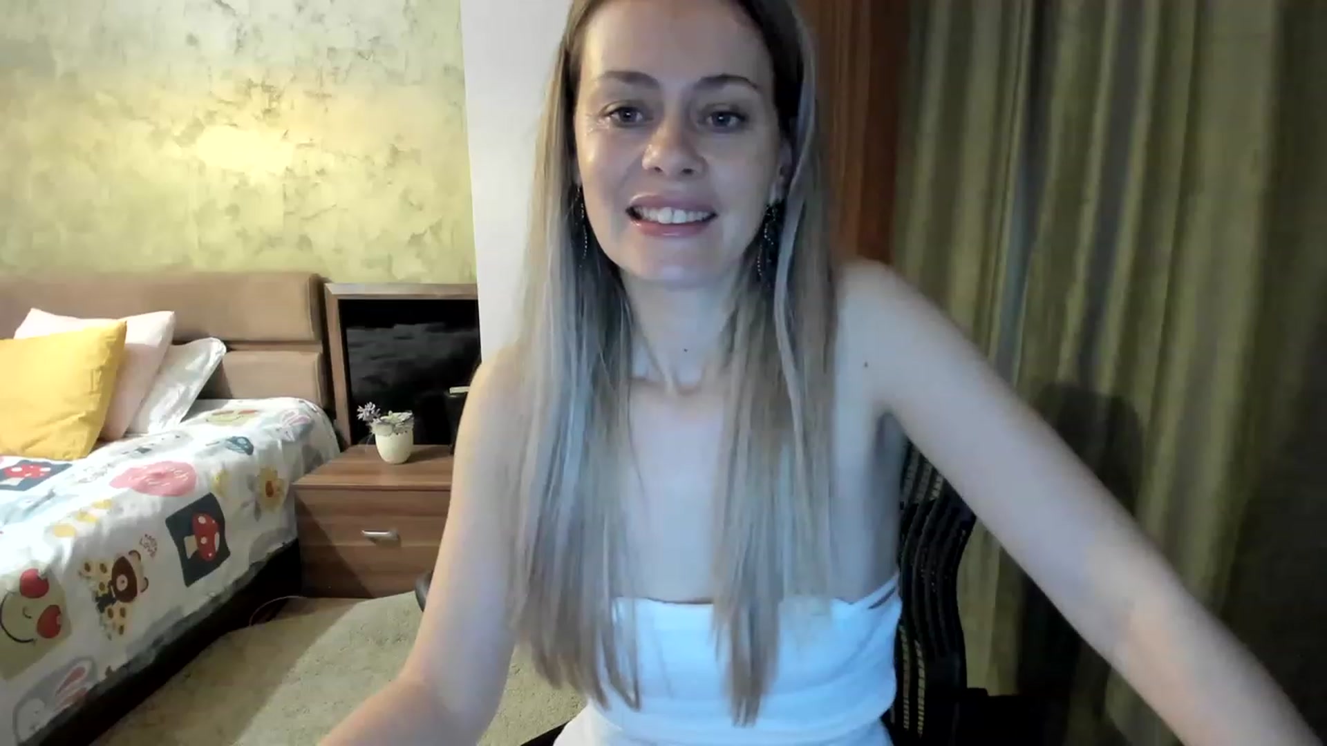 Gallery image thumbnail from DebraPaige's myfreecams stream on, 04/25/2023, 06:03 image 20 of 20