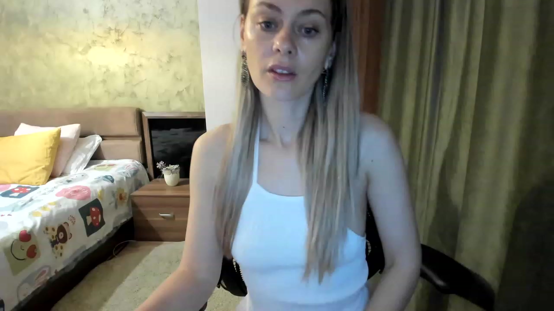 Gallery image thumbnail from DebraPaige's myfreecams stream on, 04/25/2023, 06:03 image 3 of 20