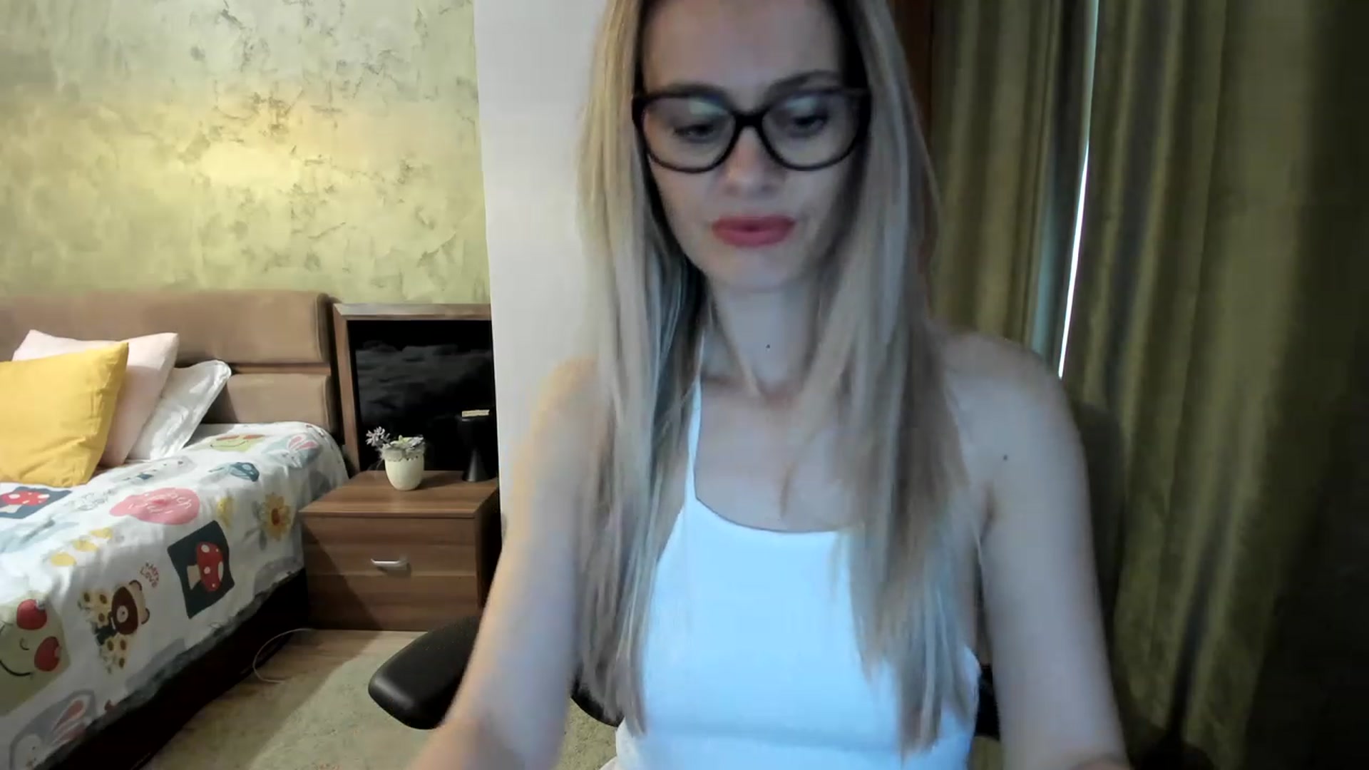 Gallery image thumbnail from DebraPaige's myfreecams stream on, 04/25/2023, 09:35 image 17 of 20