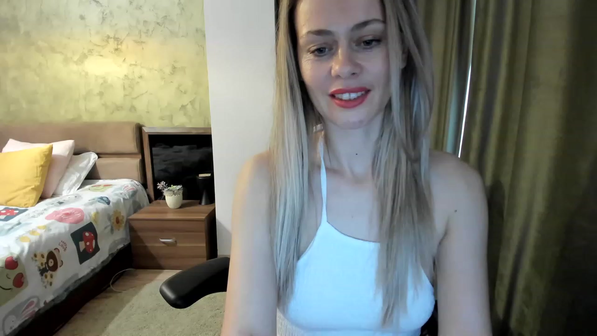 Gallery image thumbnail from DebraPaige's myfreecams stream on, 04/25/2023, 09:35 image 5 of 20