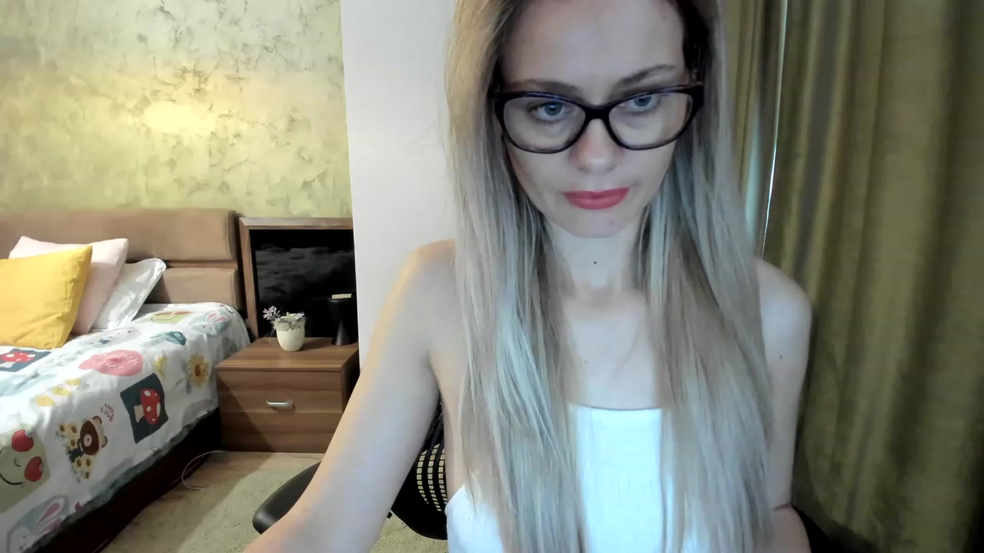 Gallery image thumbnail from DebraPaige's myfreecams stream on, 04/25/2023, 10:06 image 1 of 20