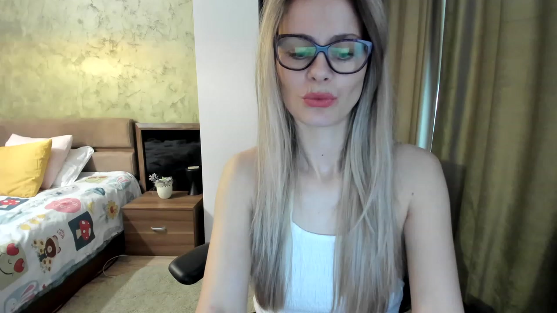 Gallery image thumbnail from DebraPaige's myfreecams stream on, 04/25/2023, 10:06 image 7 of 20