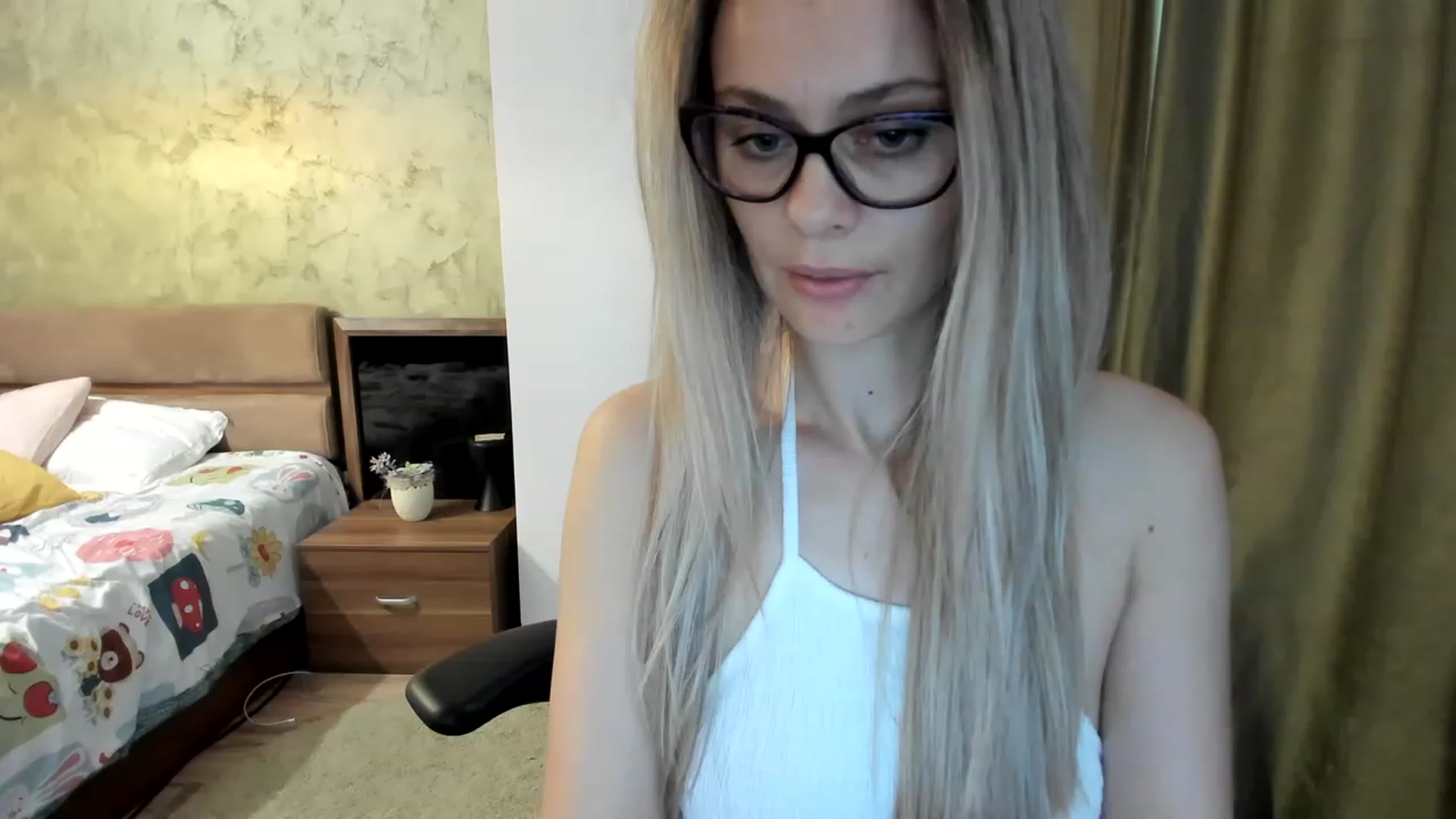Gallery image thumbnail from DebraPaige's myfreecams stream on, 04/25/2023, 11:30 image 14 of 20