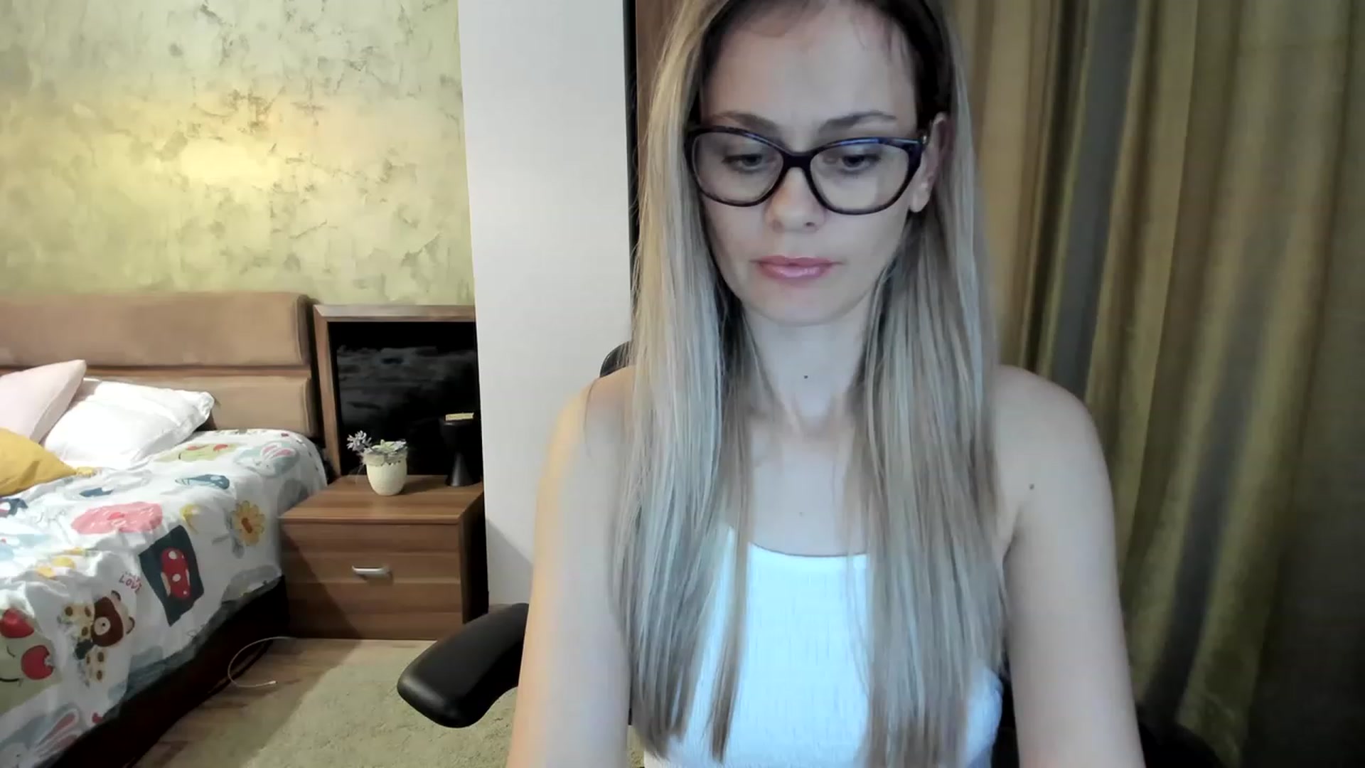 Gallery image thumbnail from DebraPaige's myfreecams stream on, 04/25/2023, 11:30 image 18 of 20