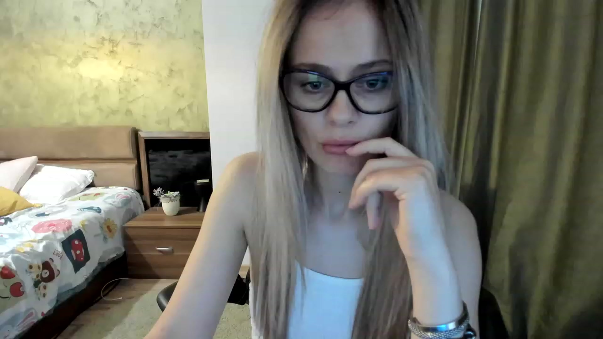 Gallery image thumbnail from DebraPaige's myfreecams stream on, 04/25/2023, 11:30 image 12 of 20