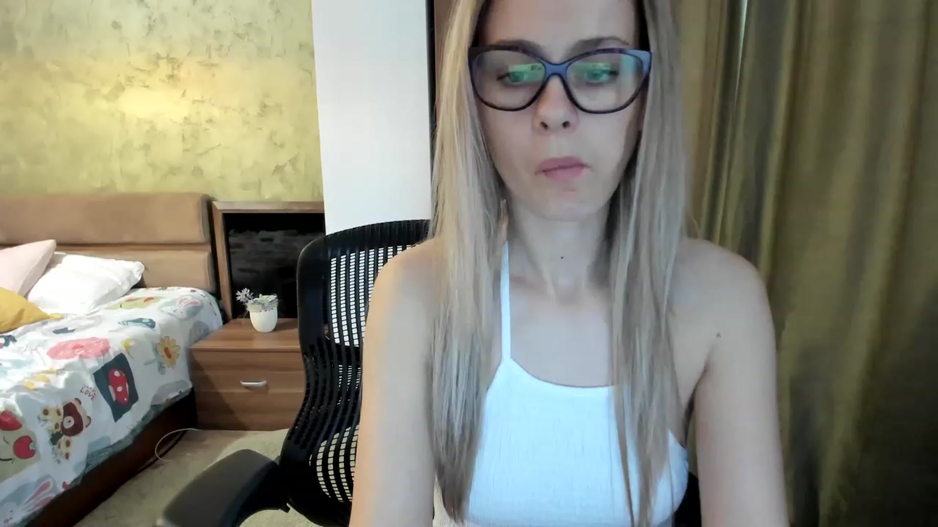Gallery image thumbnail from DebraPaige's myfreecams stream on, 04/25/2023, 11:30 image 8 of 20