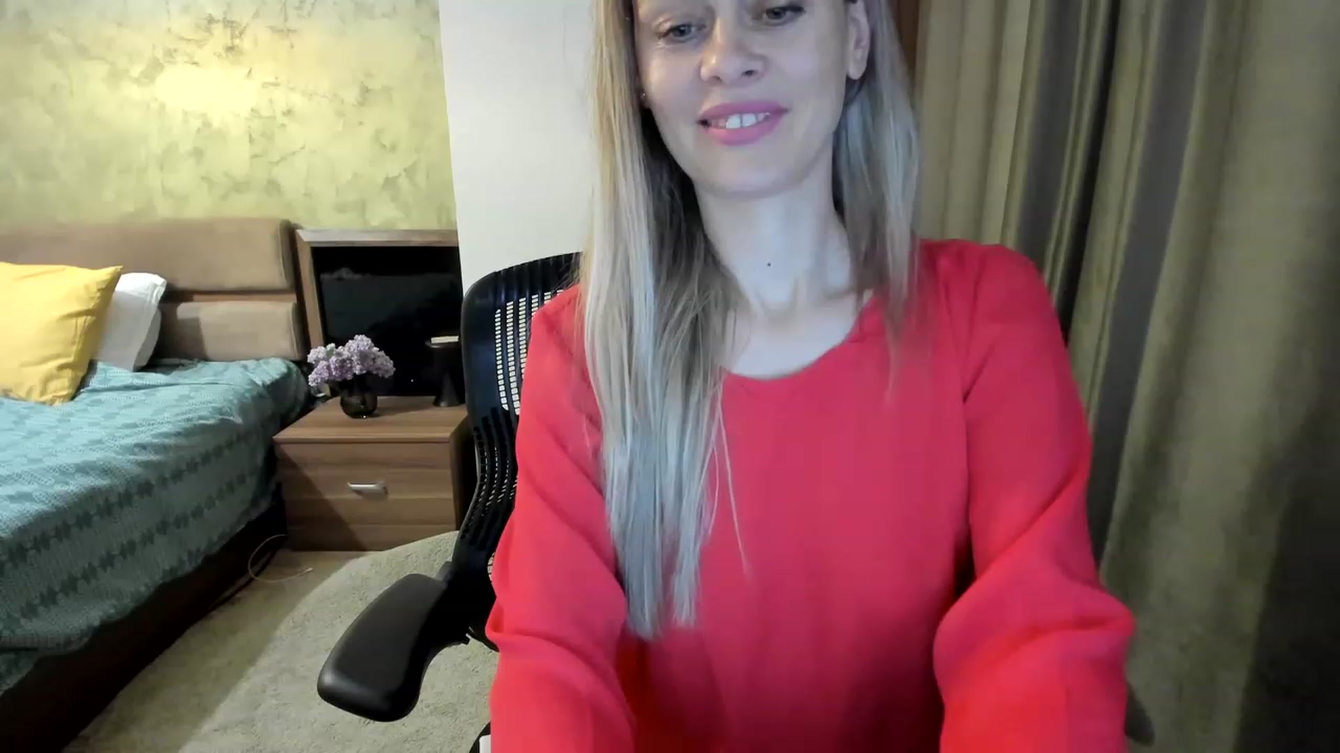 Gallery image thumbnail from DebraPaige's myfreecams stream on, 04/27/2023, 12:38 image 9 of 20
