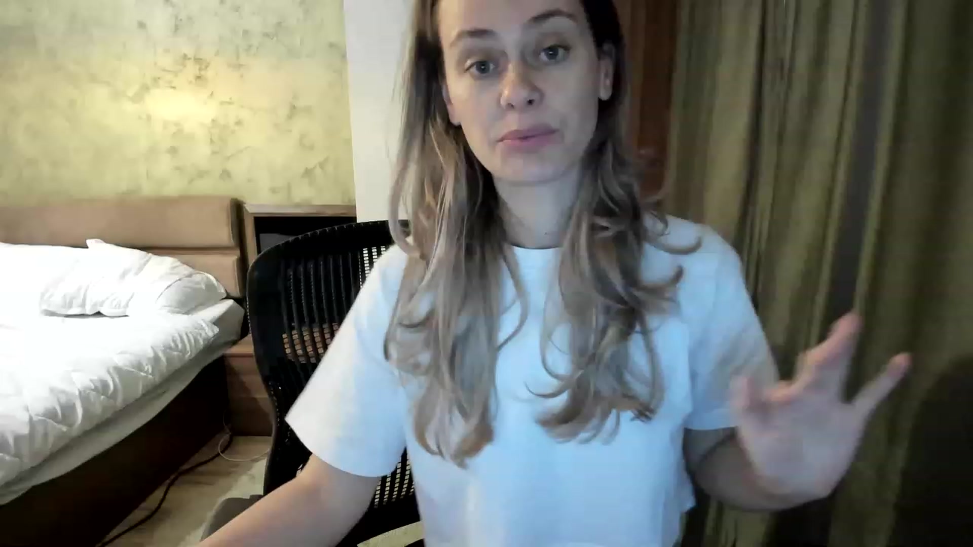 Gallery image thumbnail from DebraPaige's myfreecams stream on, 05/17/2023, 10:44 image 13 of 20