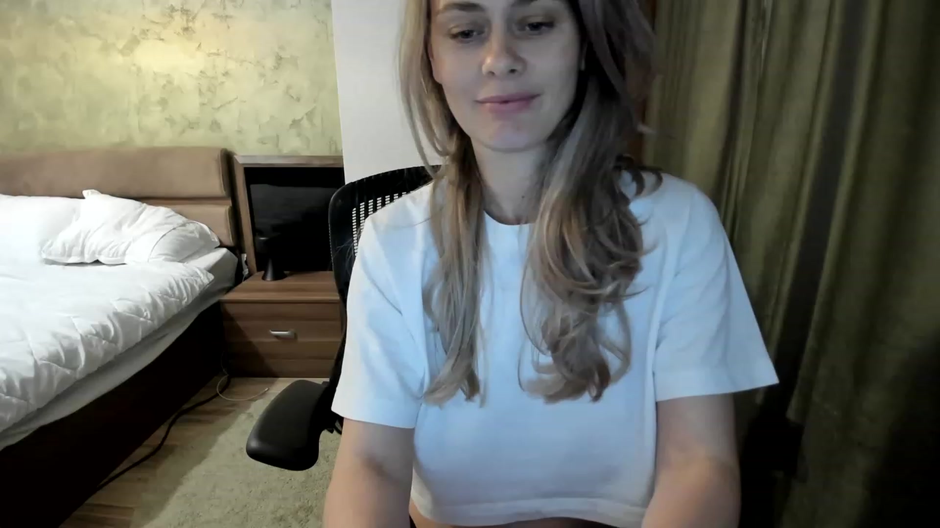 Gallery image thumbnail from DebraPaige's myfreecams stream on, 05/17/2023, 10:44 image 19 of 20