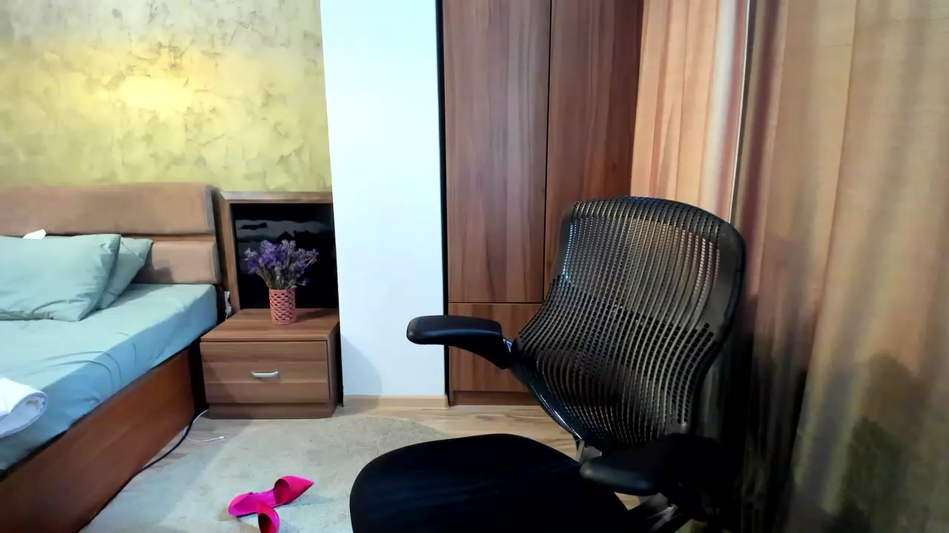 Gallery image thumbnail from DebraPaige's myfreecams stream on, 05/22/2023, 07:55 image 1 of 20