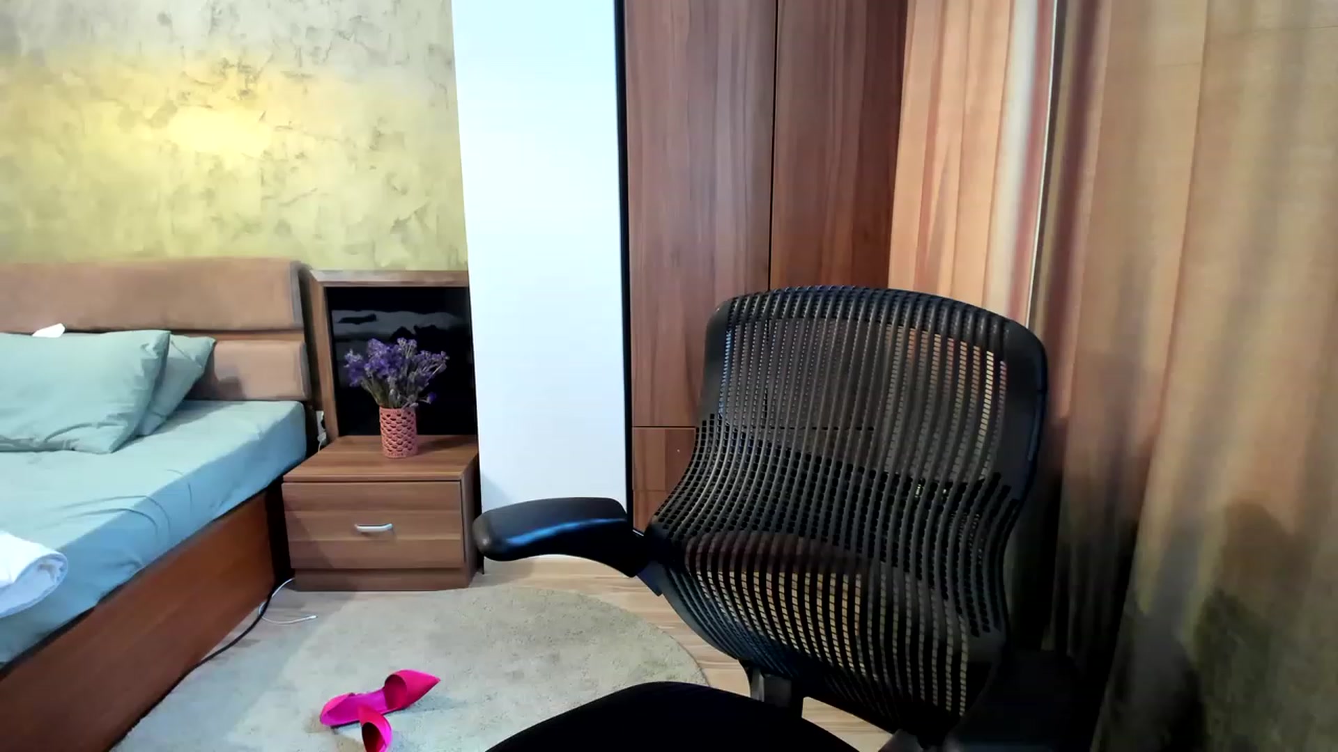 Gallery image thumbnail from DebraPaige's myfreecams stream on, 05/22/2023, 07:55 image 3 of 20