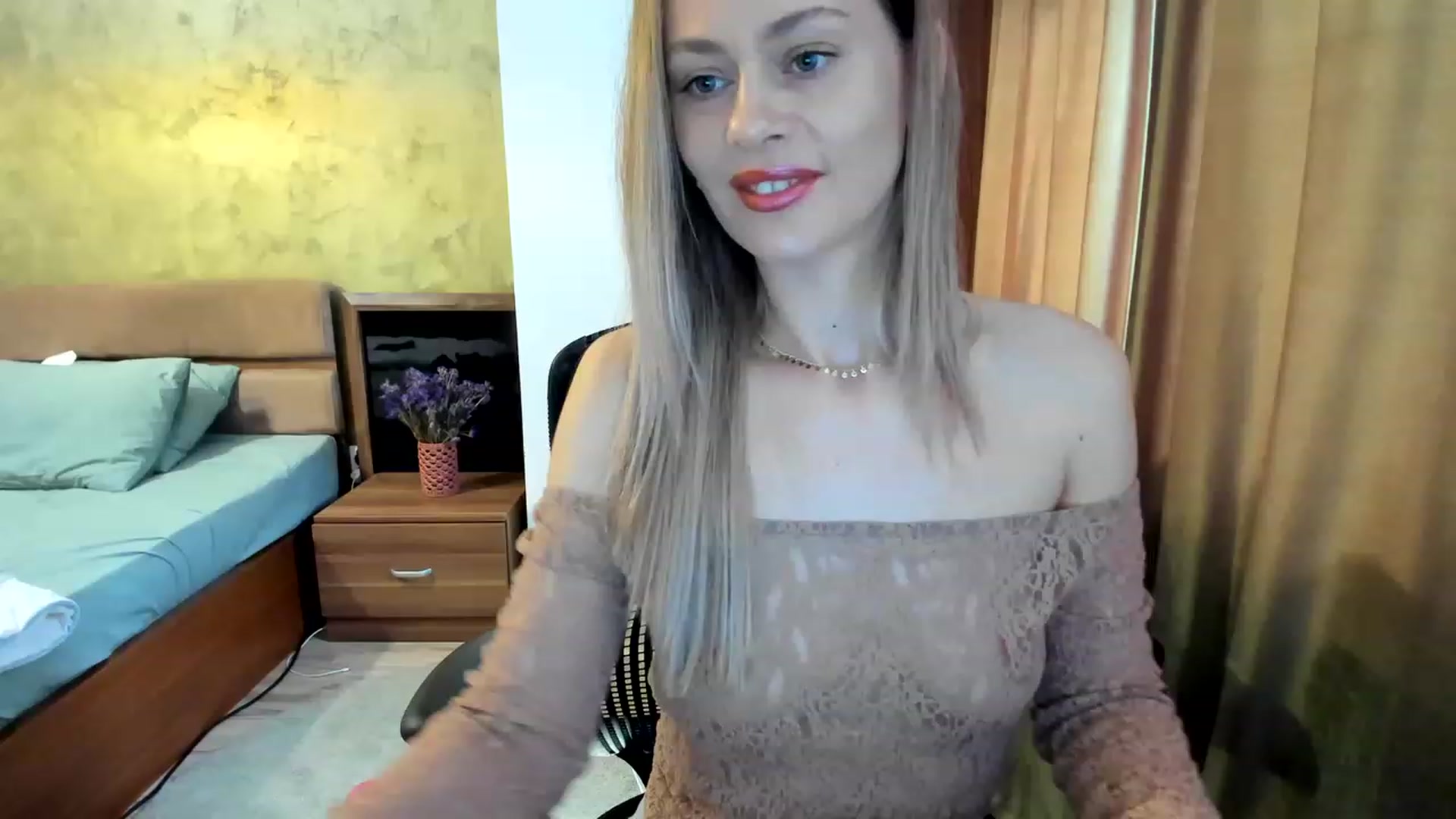 Gallery image thumbnail from DebraPaige's myfreecams stream on, 05/22/2023, 07:55 image 12 of 20