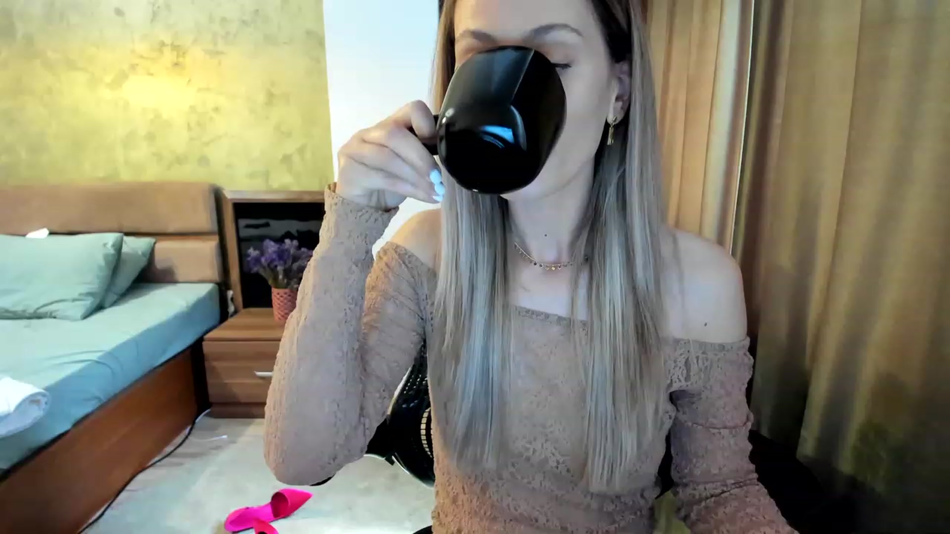 Gallery image thumbnail from DebraPaige's myfreecams stream on, 05/22/2023, 09:59 image 2 of 20