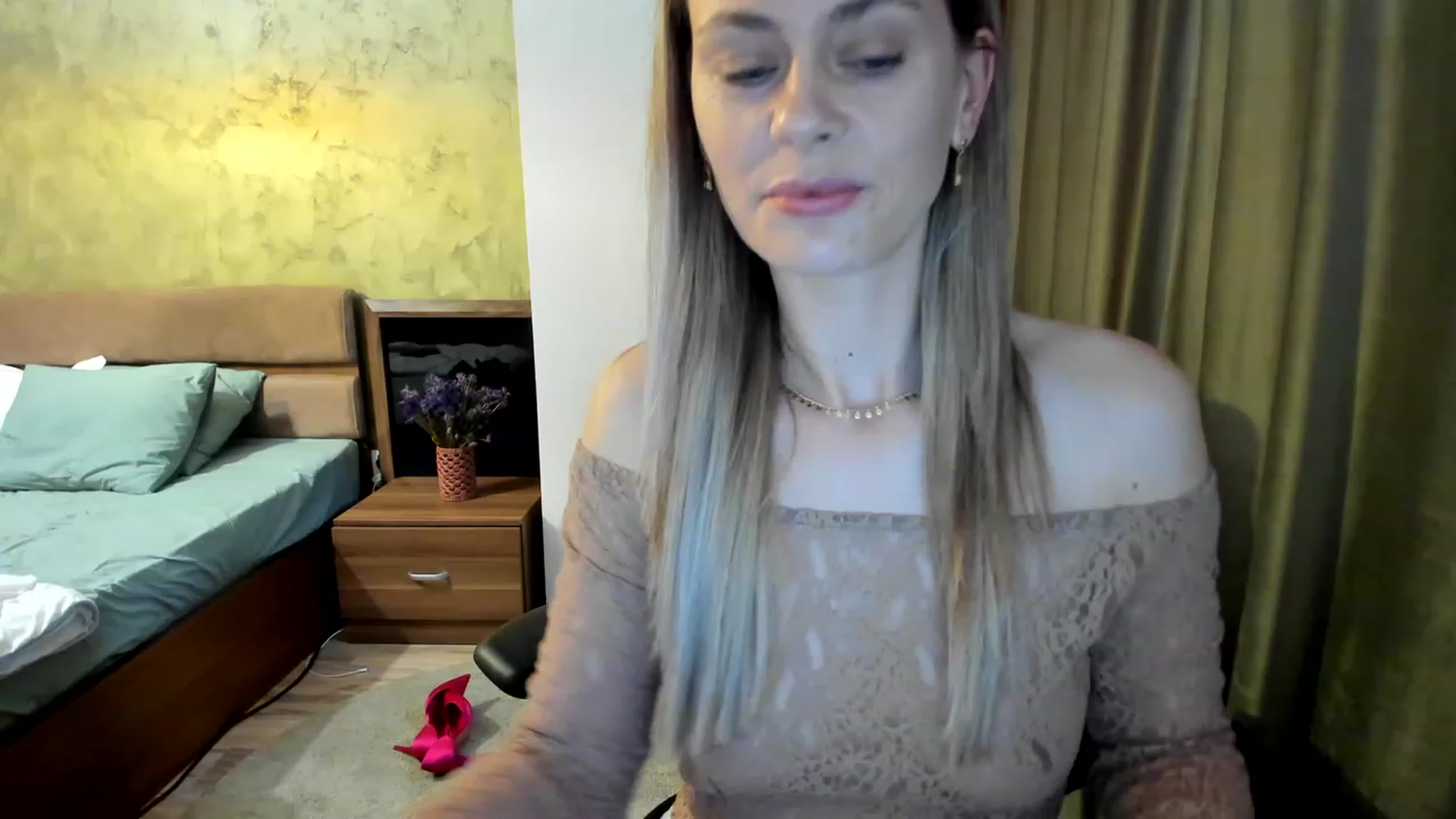 Gallery image thumbnail from DebraPaige's myfreecams stream on, 05/22/2023, 10:46 image 11 of 20
