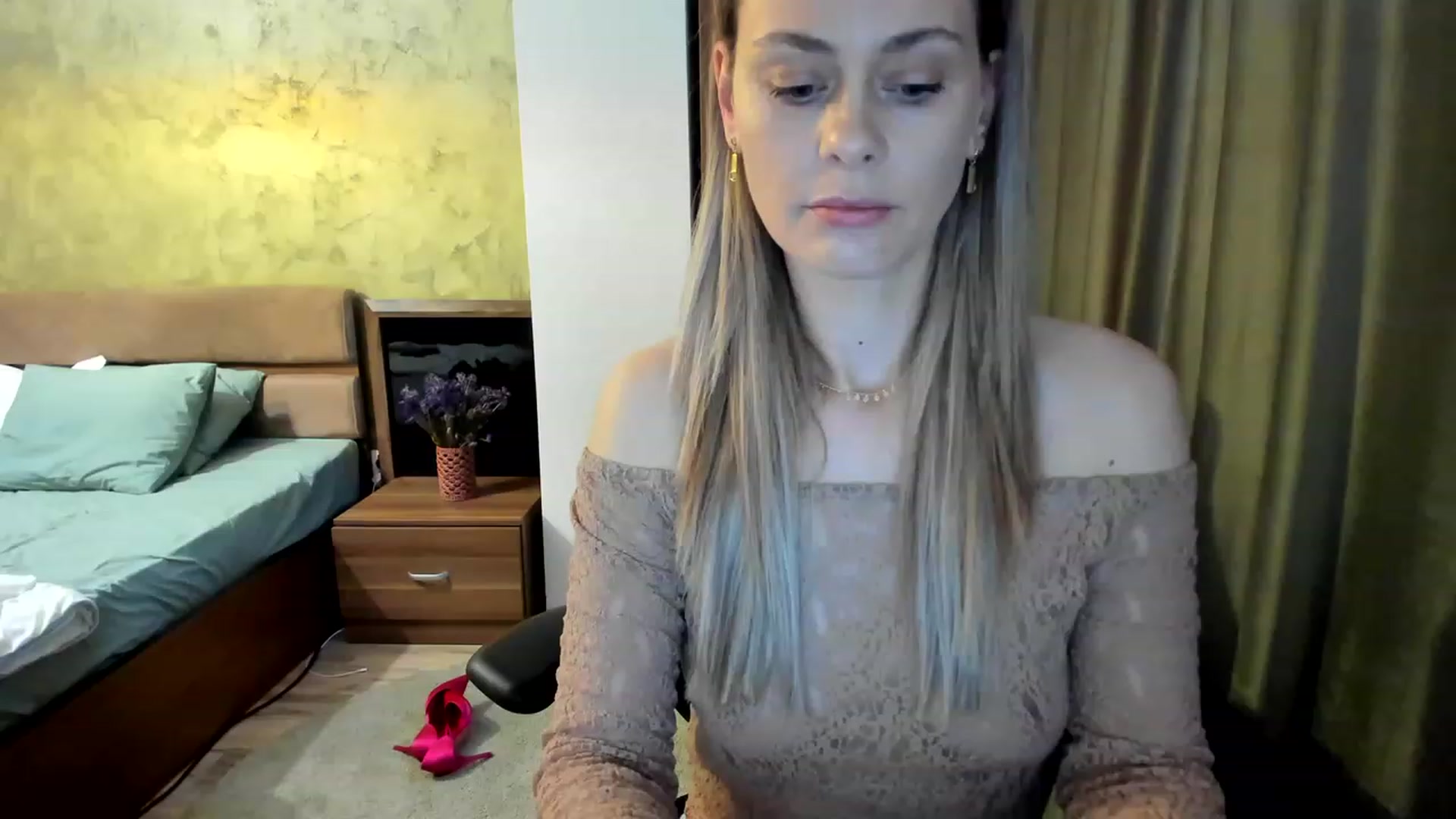 Gallery image thumbnail from DebraPaige's myfreecams stream on, 05/22/2023, 10:46 image 16 of 20