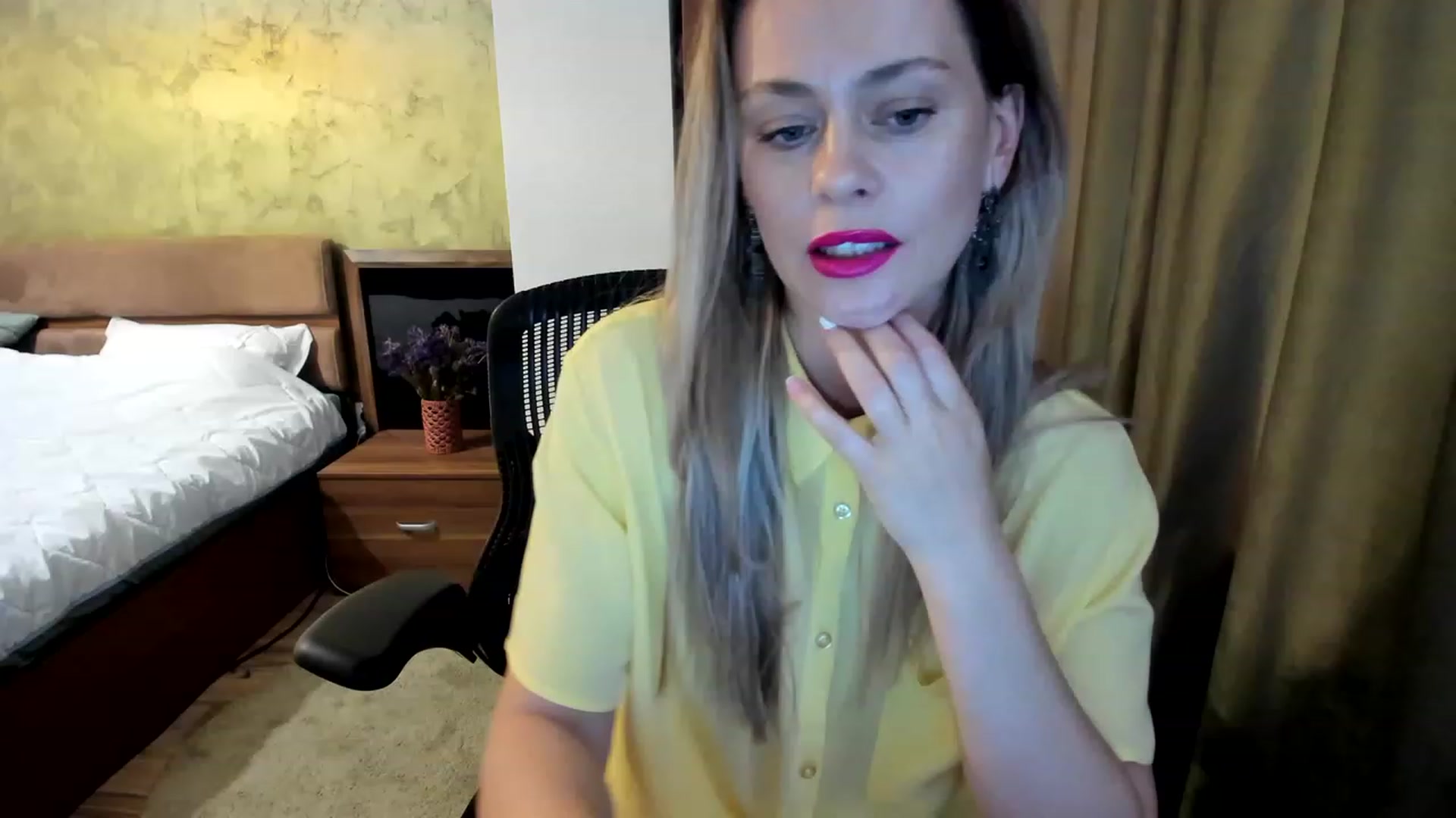 Gallery image thumbnail from DebraPaige's myfreecams stream on, 05/25/2023, 09:22 image 1 of 20