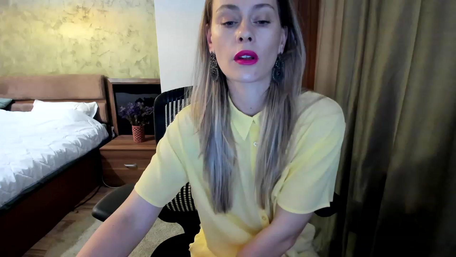 Gallery image thumbnail from DebraPaige's myfreecams stream on, 05/25/2023, 09:22 image 9 of 20
