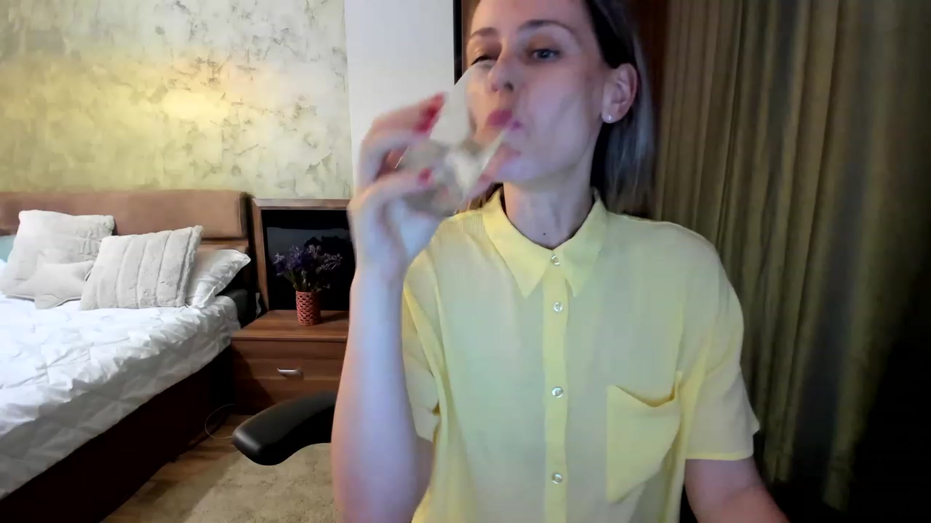 Gallery image thumbnail from DebraPaige's myfreecams stream on, 05/30/2023, 12:20 image 13 of 20
