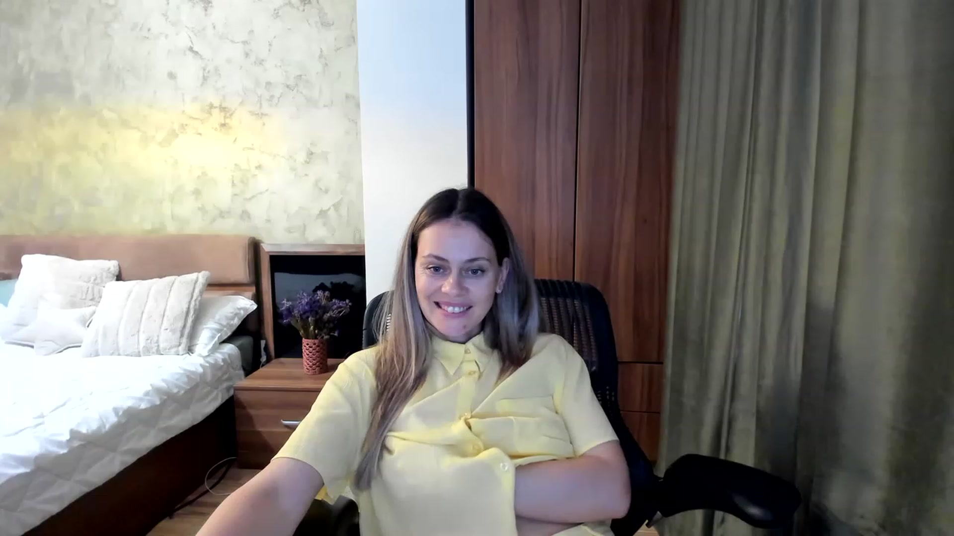 Gallery image thumbnail from DebraPaige's myfreecams stream on, 05/30/2023, 12:20 image 2 of 20