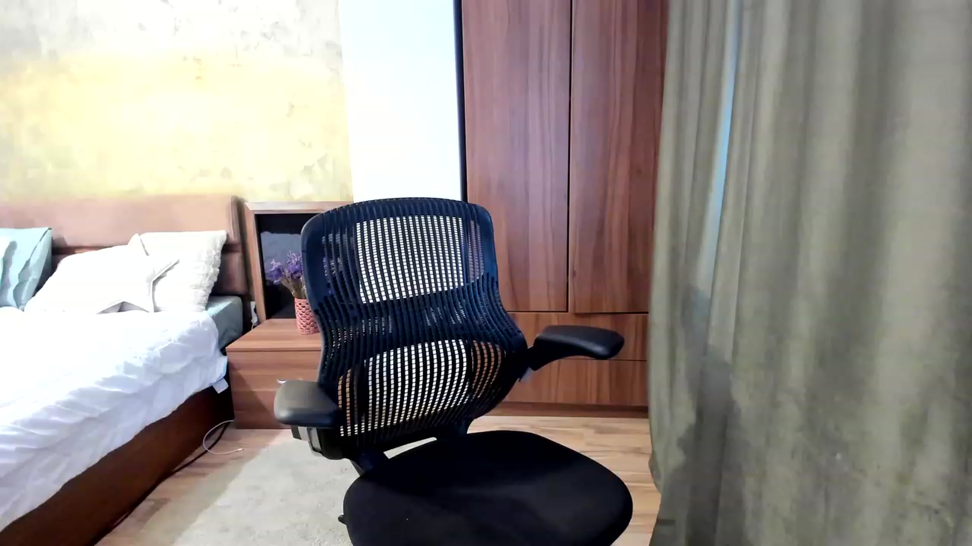 Gallery image thumbnail from DebraPaige's myfreecams stream on, 05/31/2023, 11:17 image 7 of 20