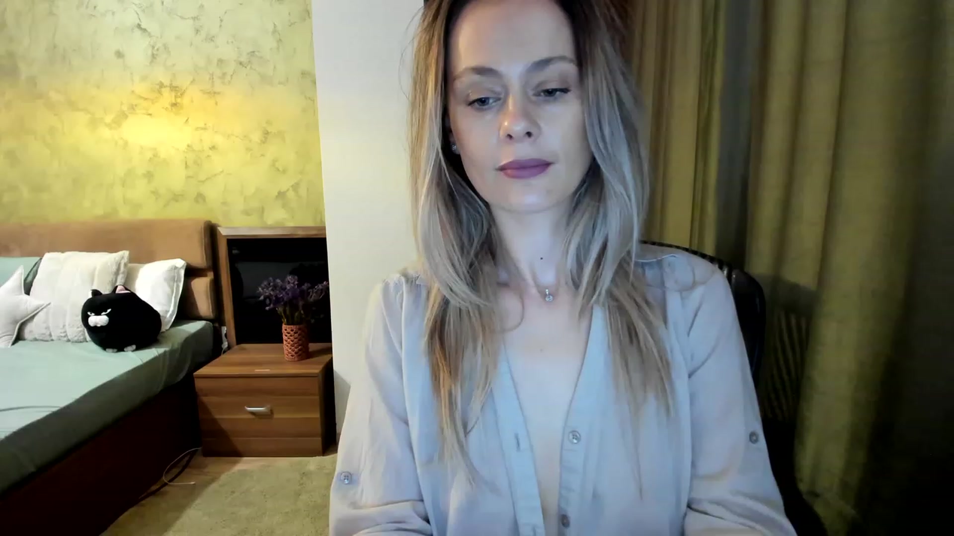 Gallery image thumbnail from DebraPaige's myfreecams stream on, 06/02/2023, 12:39 image 3 of 20