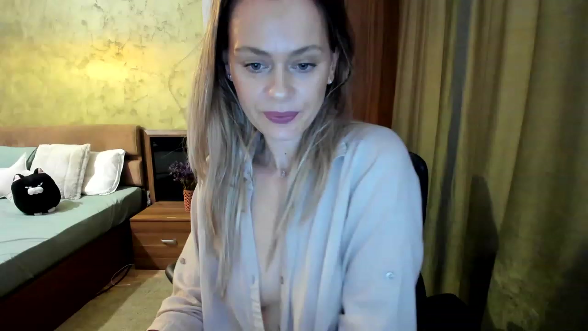 Gallery image thumbnail from DebraPaige's myfreecams stream on, 06/02/2023, 12:39 image 12 of 20
