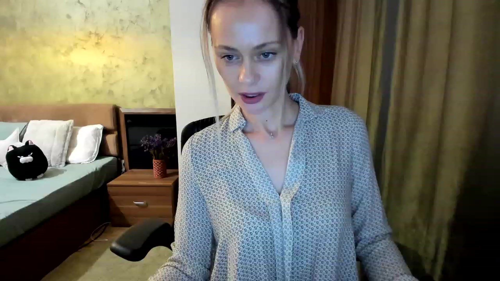 Gallery image thumbnail from DebraPaige's myfreecams stream on, 06/02/2023, 15:46 image 6 of 20