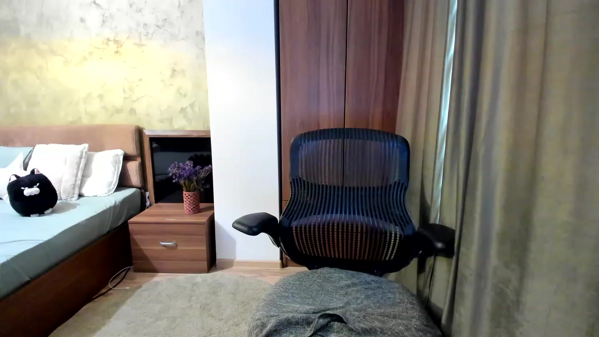 Gallery image thumbnail from DebraPaige's myfreecams stream on, 06/02/2023, 15:46 image 14 of 20