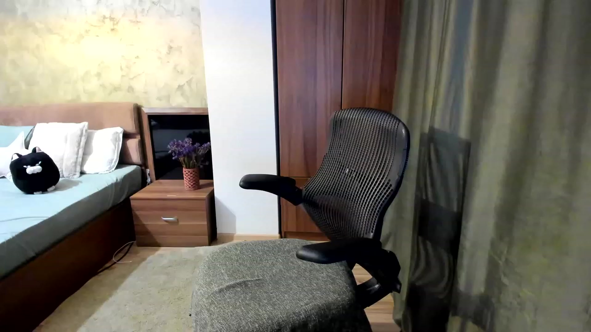 Gallery image thumbnail from DebraPaige's myfreecams stream on, 06/02/2023, 17:26 image 9 of 20
