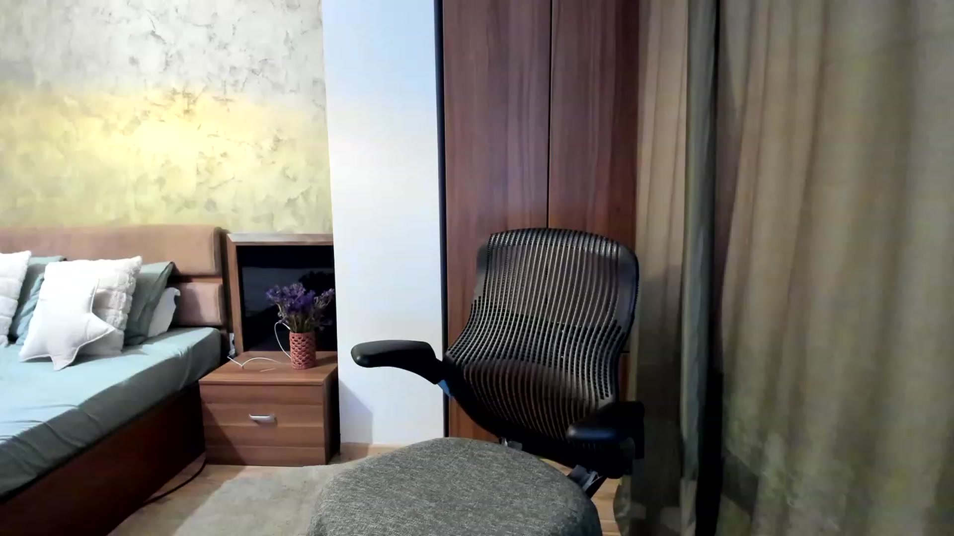 Gallery image thumbnail from DebraPaige's myfreecams stream on, 06/03/2023, 09:57 image 1 of 20