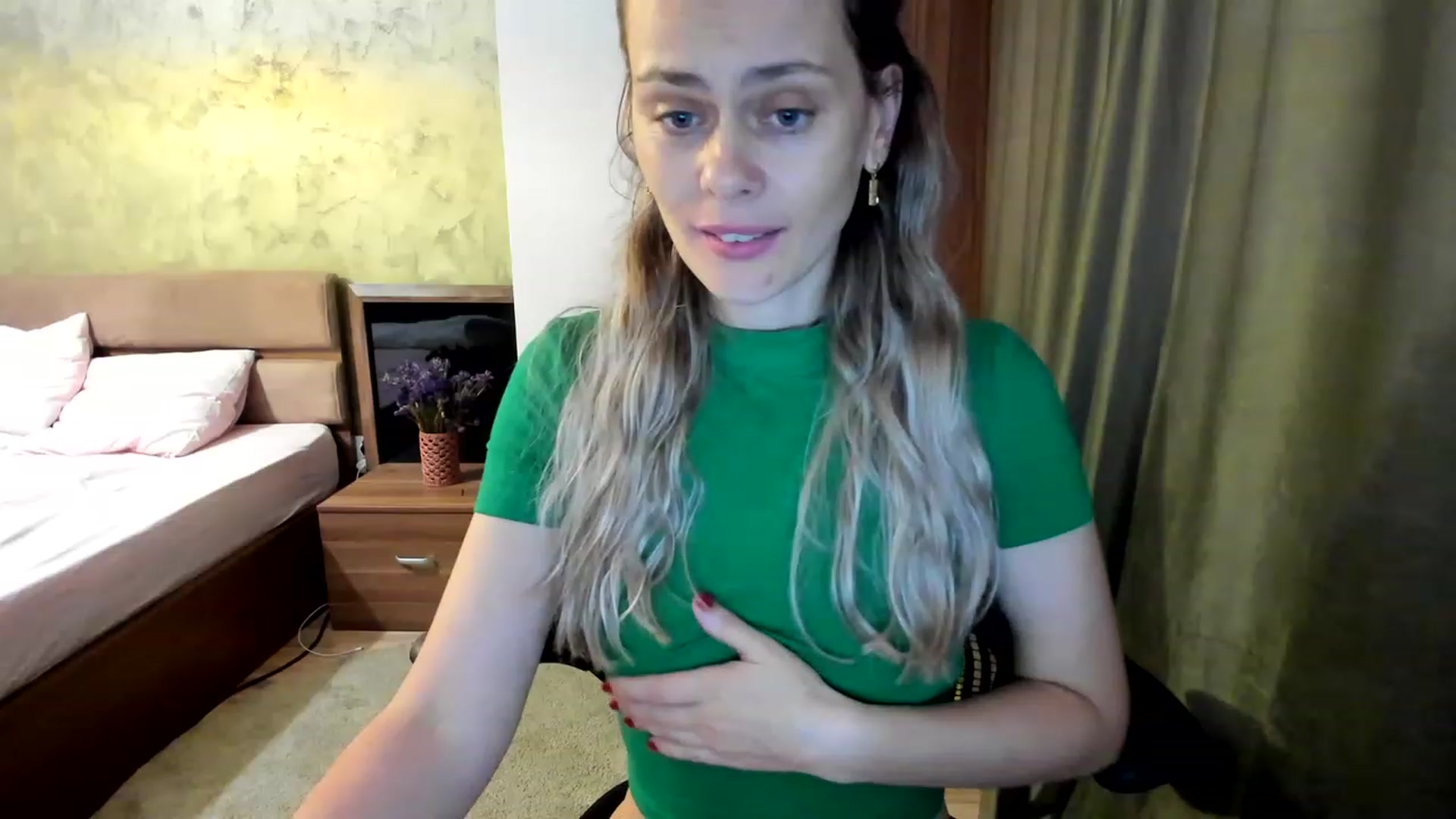 Gallery image thumbnail from DebraPaige's myfreecams stream on, 06/07/2023, 12:57 image 5 of 20
