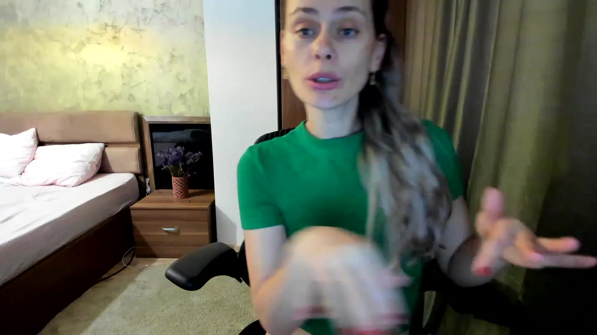 Gallery image thumbnail from DebraPaige's myfreecams stream on, 06/07/2023, 12:57 image 6 of 20