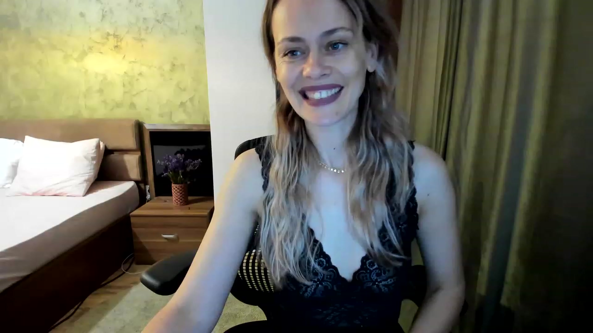 Gallery image thumbnail from DebraPaige's myfreecams stream on, 06/08/2023, 10:14 image 6 of 20