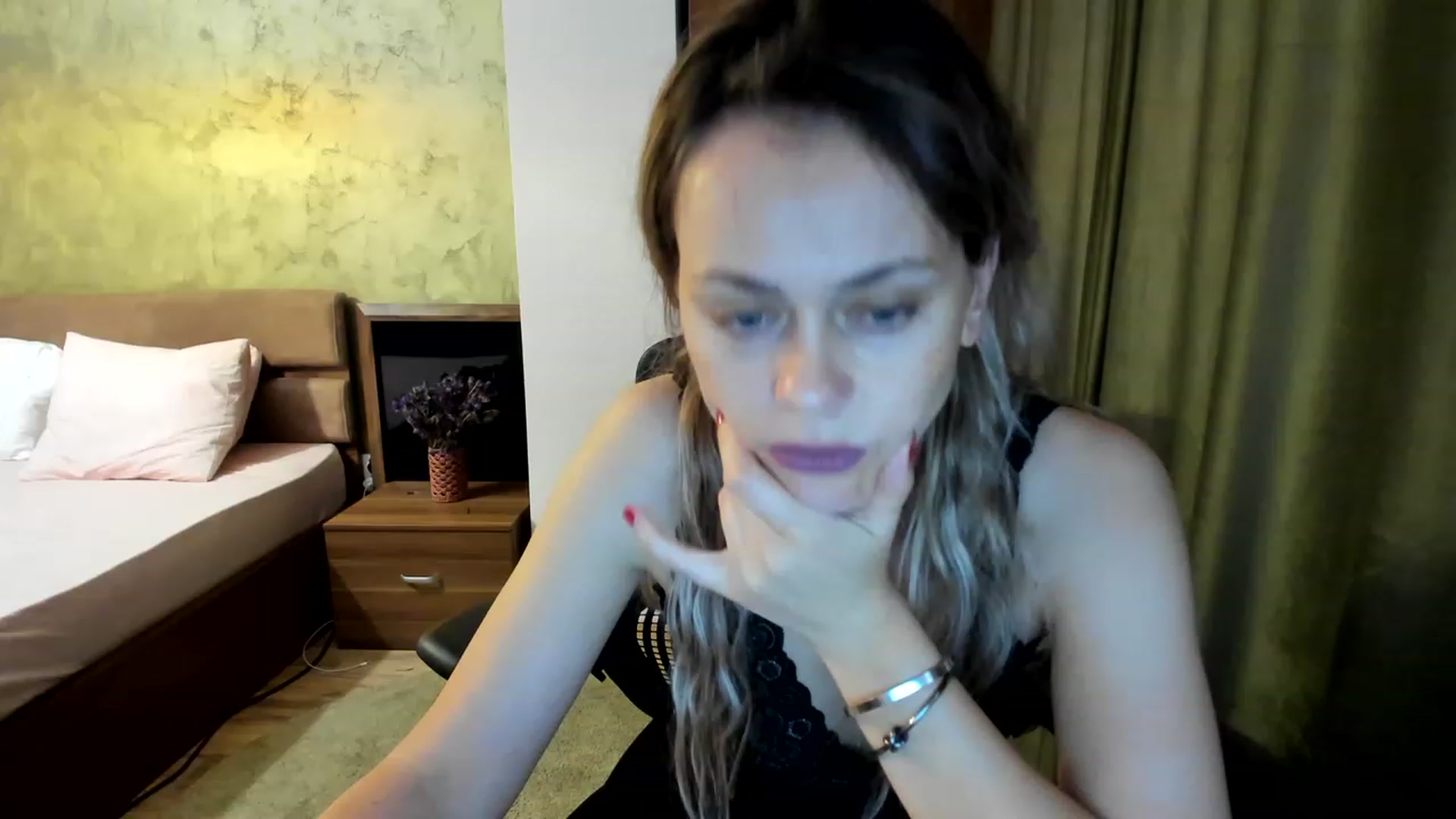Gallery image thumbnail from DebraPaige's myfreecams stream on, 06/08/2023, 10:14 image 19 of 20
