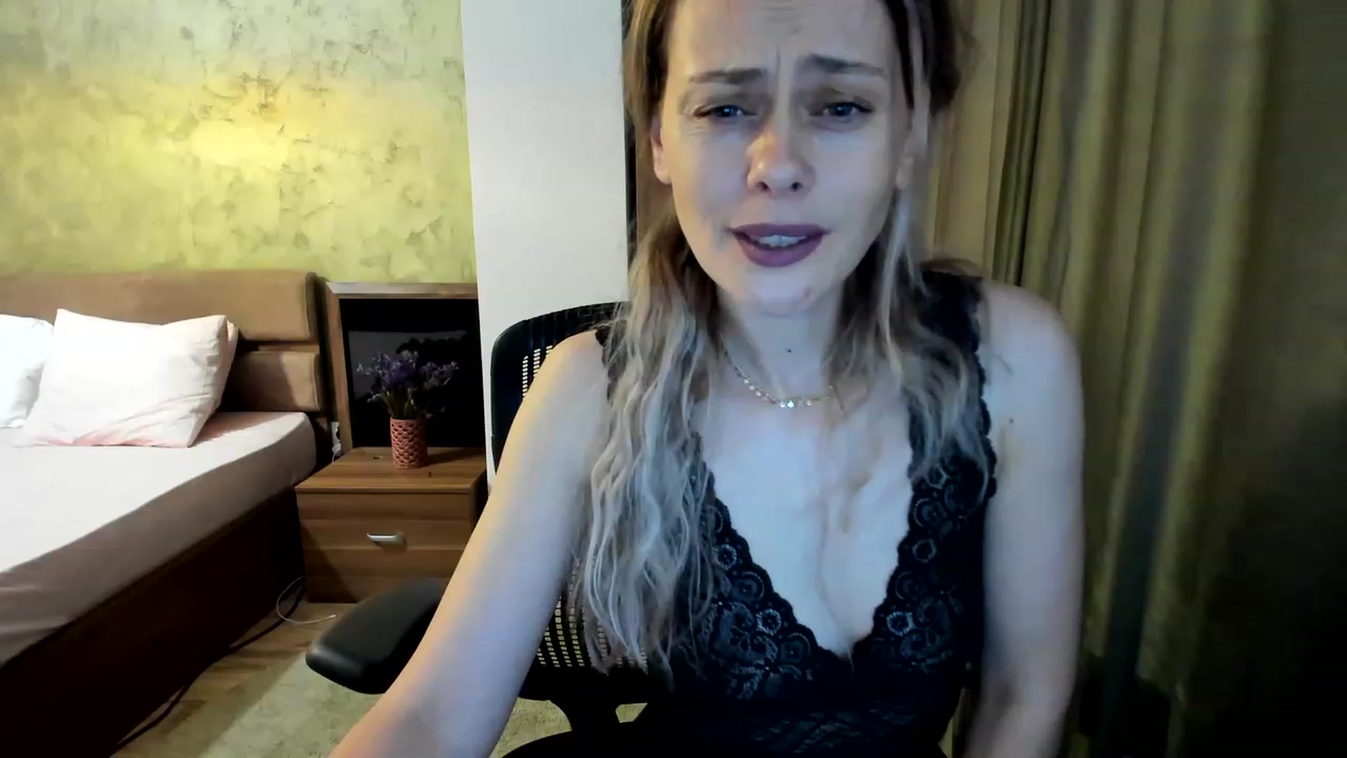 Gallery image thumbnail from DebraPaige's myfreecams stream on, 06/08/2023, 10:14 image 2 of 20