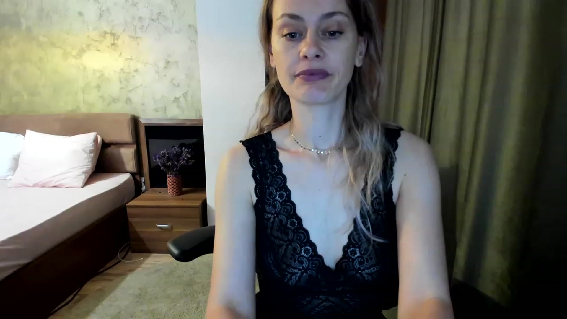 Gallery image thumbnail from DebraPaige's myfreecams stream on, 06/08/2023, 10:14 image 18 of 20
