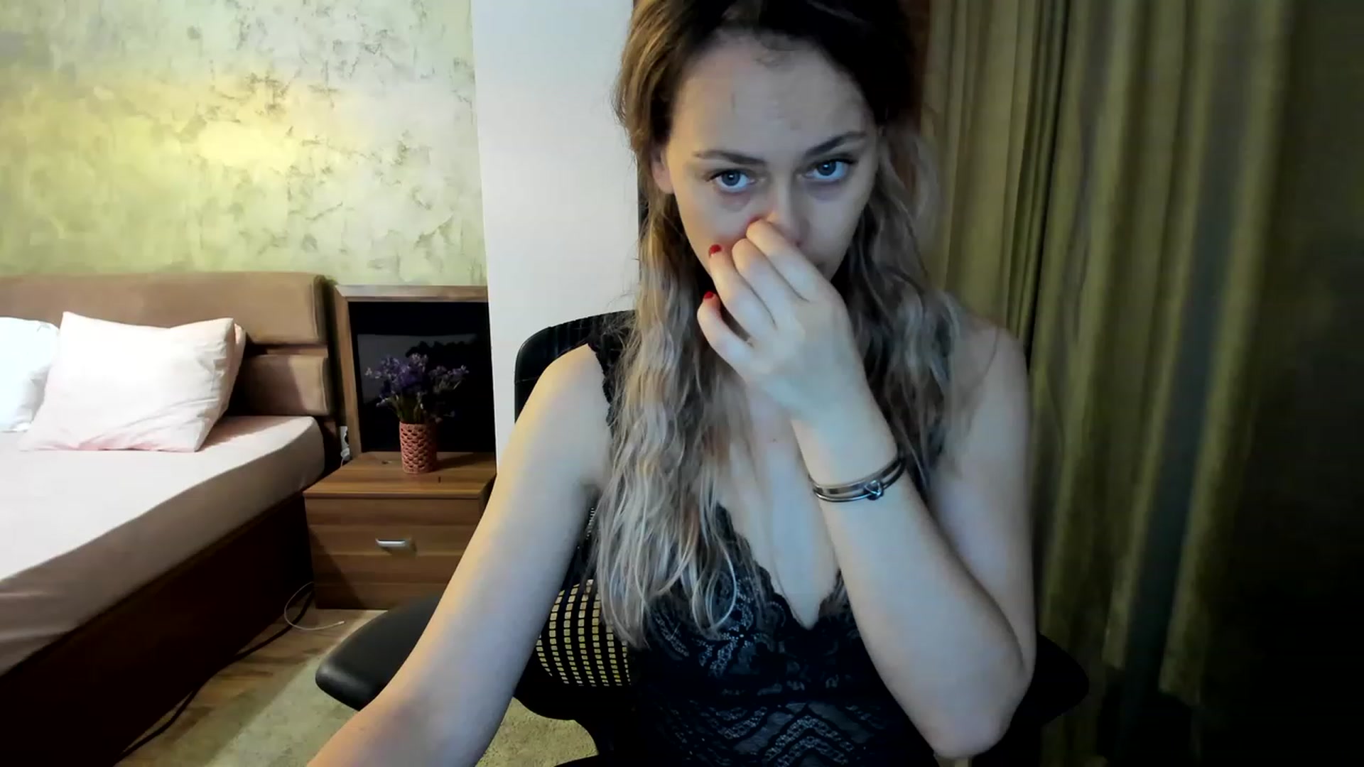 Gallery image thumbnail from DebraPaige's myfreecams stream on, 06/08/2023, 10:14 image 13 of 20