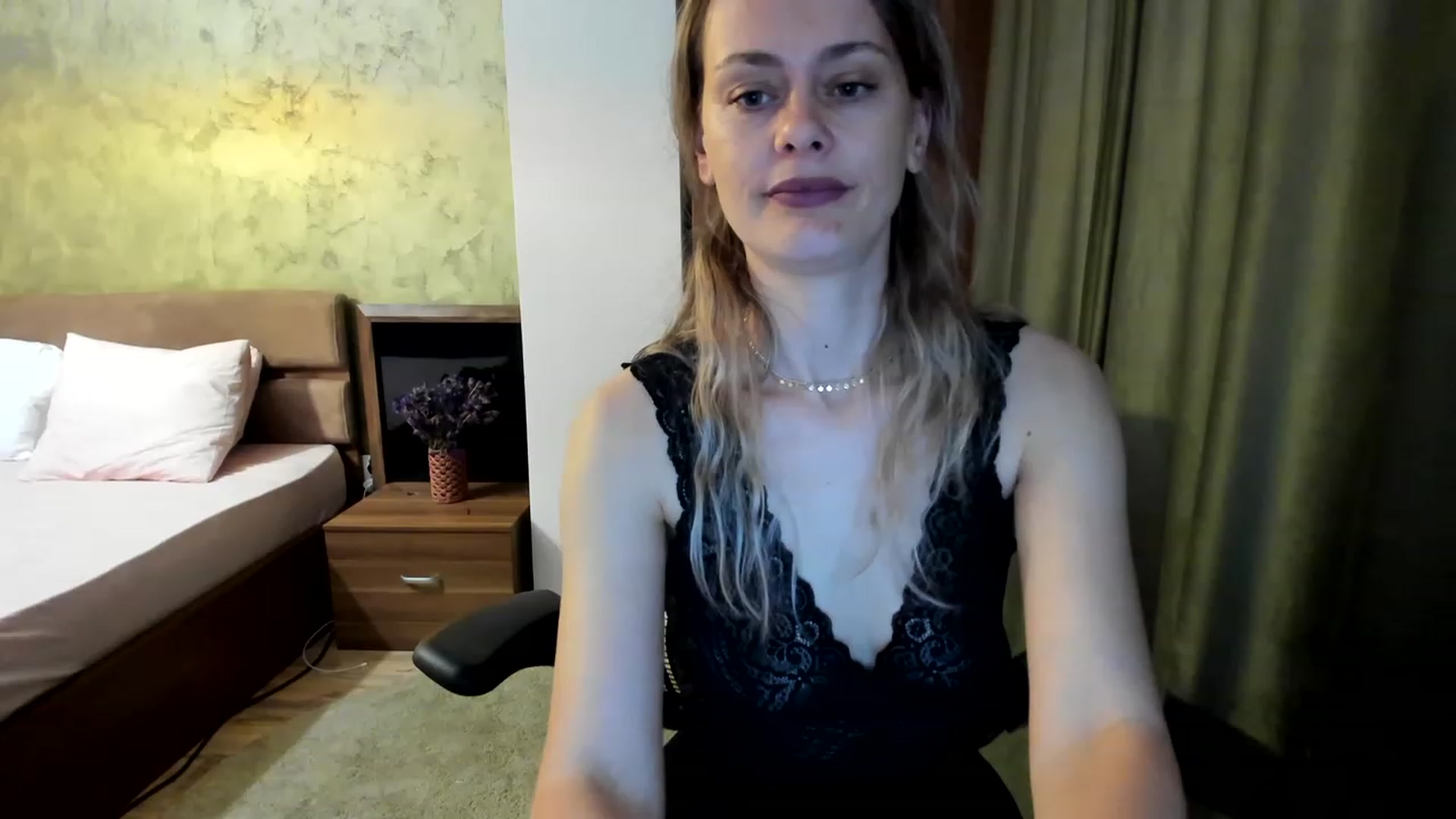 Gallery image thumbnail from DebraPaige's myfreecams stream on, 06/08/2023, 10:14 image 20 of 20