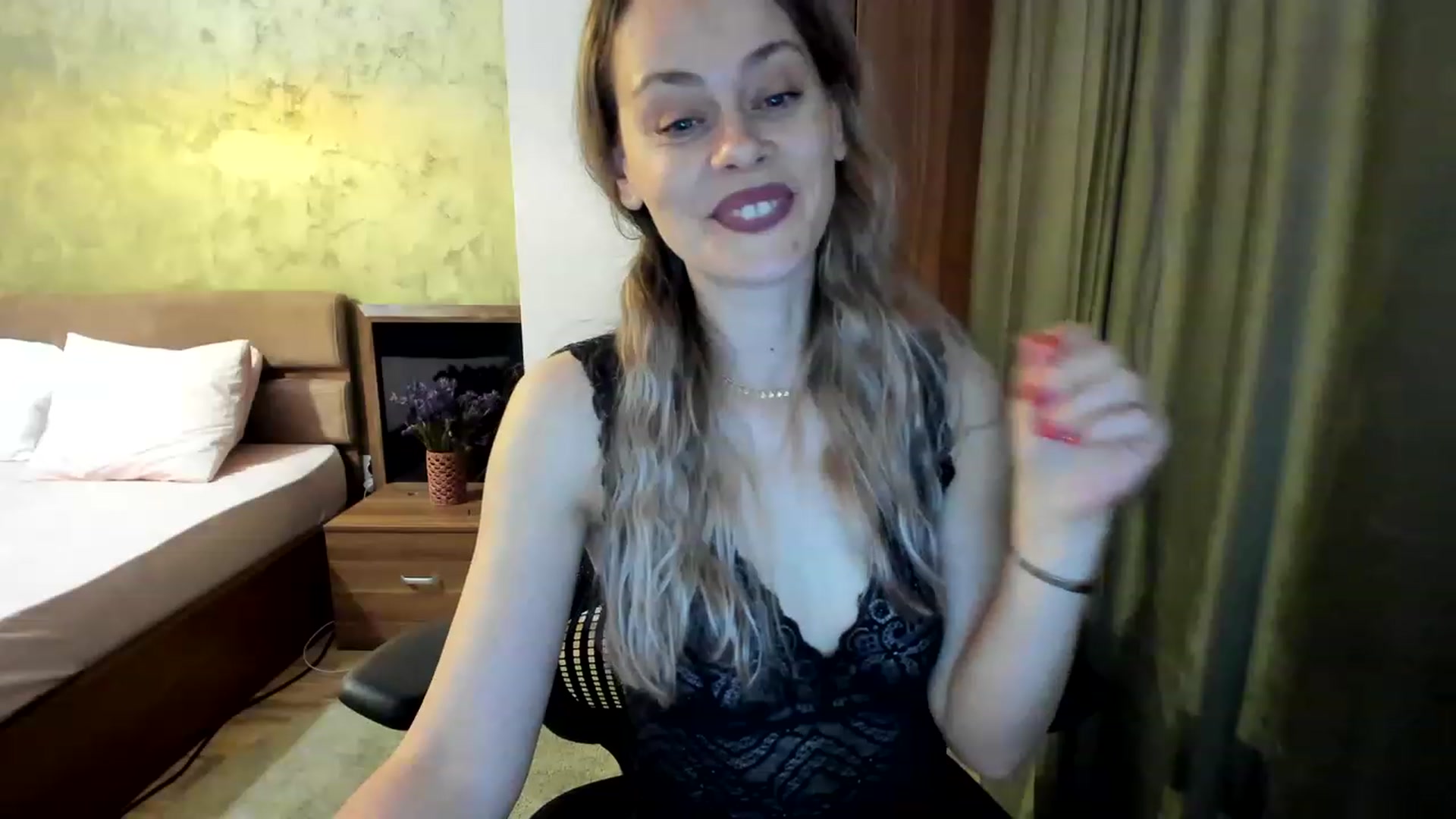 Gallery image thumbnail from DebraPaige's myfreecams stream on, 06/08/2023, 10:14 image 15 of 20