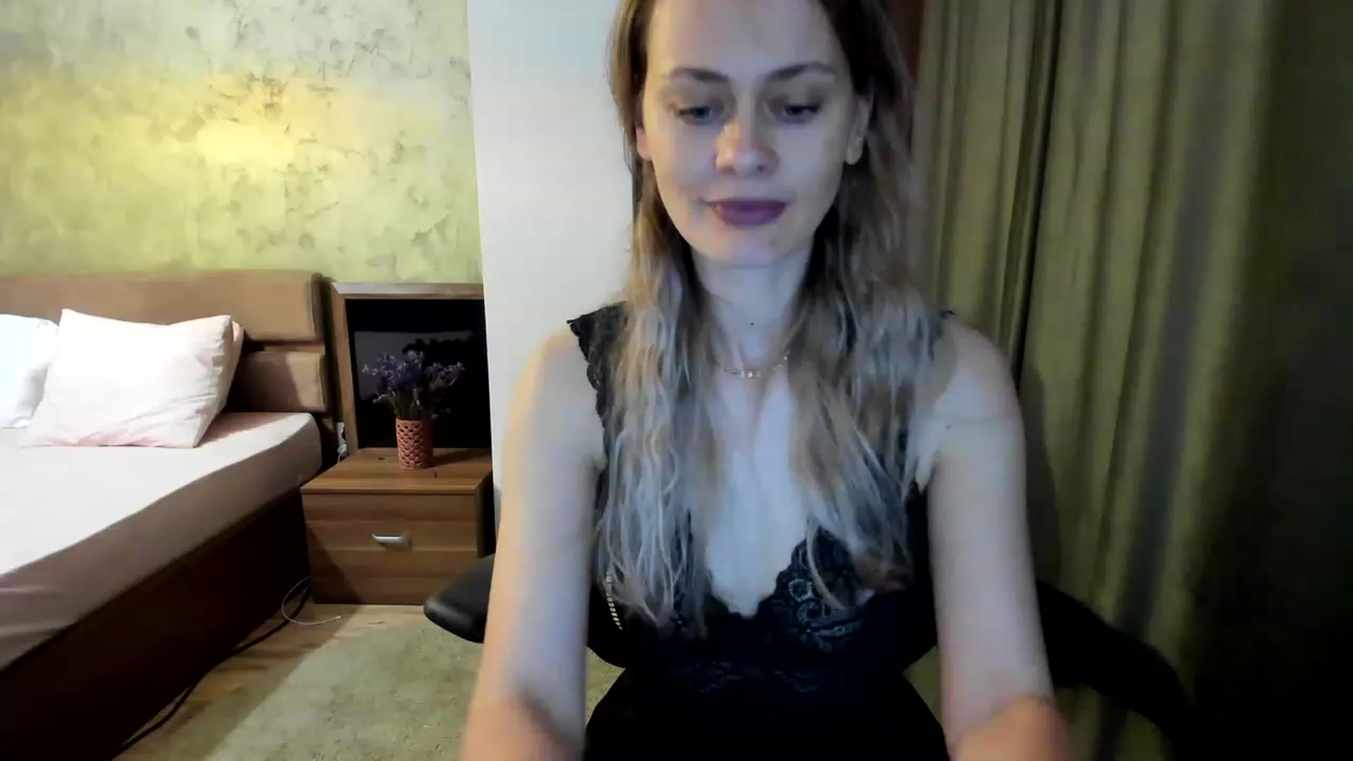 Gallery image thumbnail from DebraPaige's myfreecams stream on, 06/08/2023, 10:14 image 17 of 20