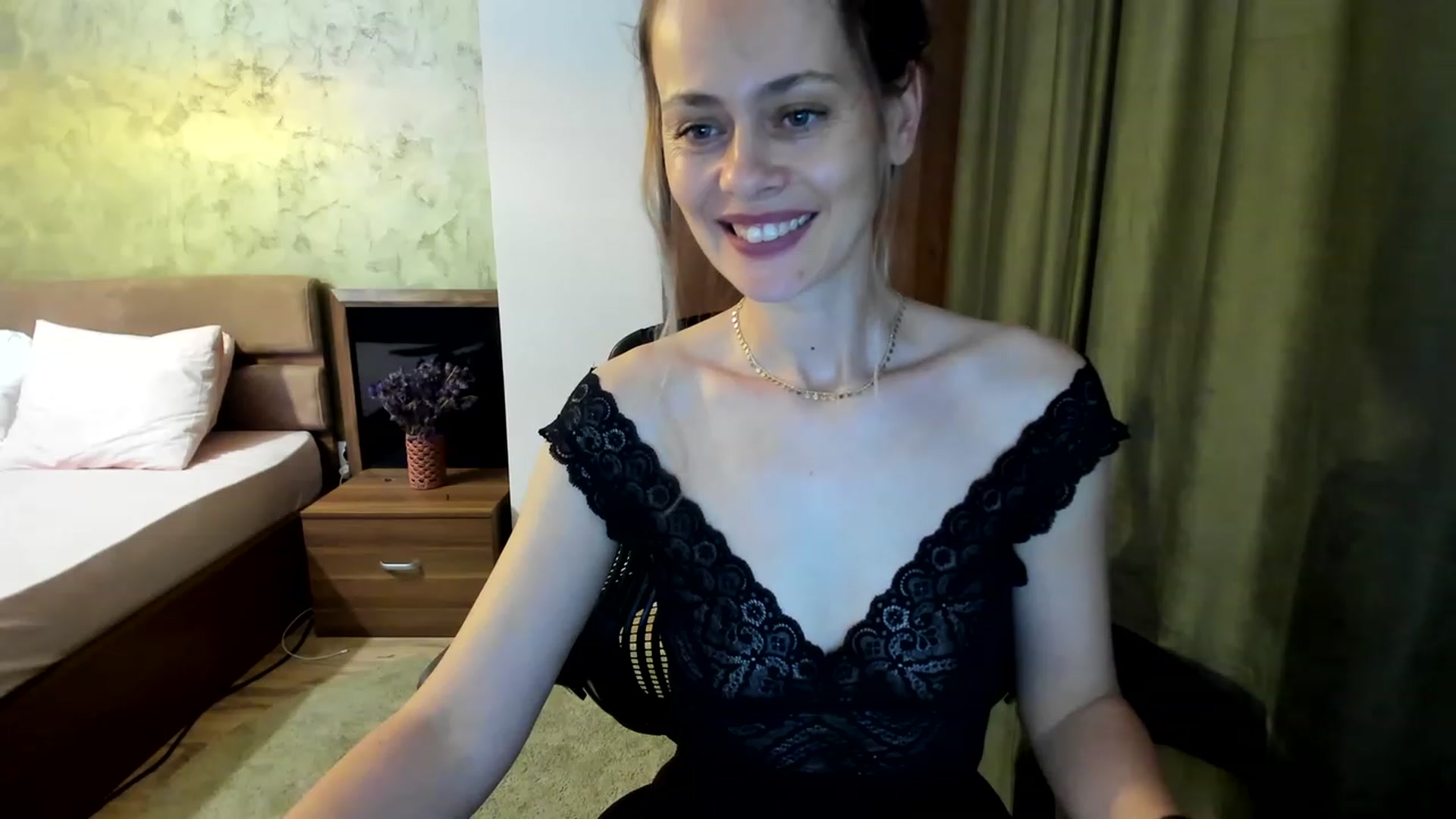 Gallery image thumbnail from DebraPaige's myfreecams stream on, 06/08/2023, 11:21 image 20 of 20