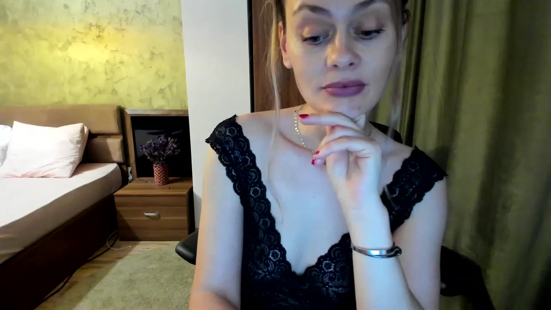Gallery image thumbnail from DebraPaige's myfreecams stream on, 06/08/2023, 11:21 image 10 of 20