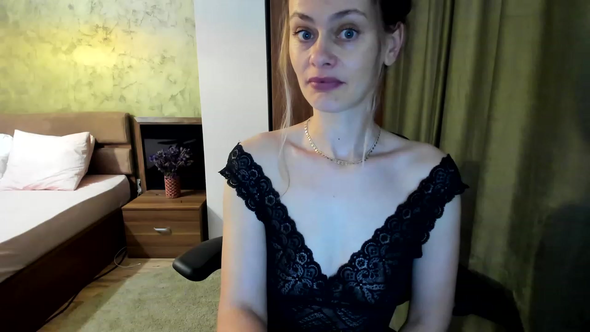 Gallery image thumbnail from DebraPaige's myfreecams stream on, 06/08/2023, 11:21 image 17 of 20