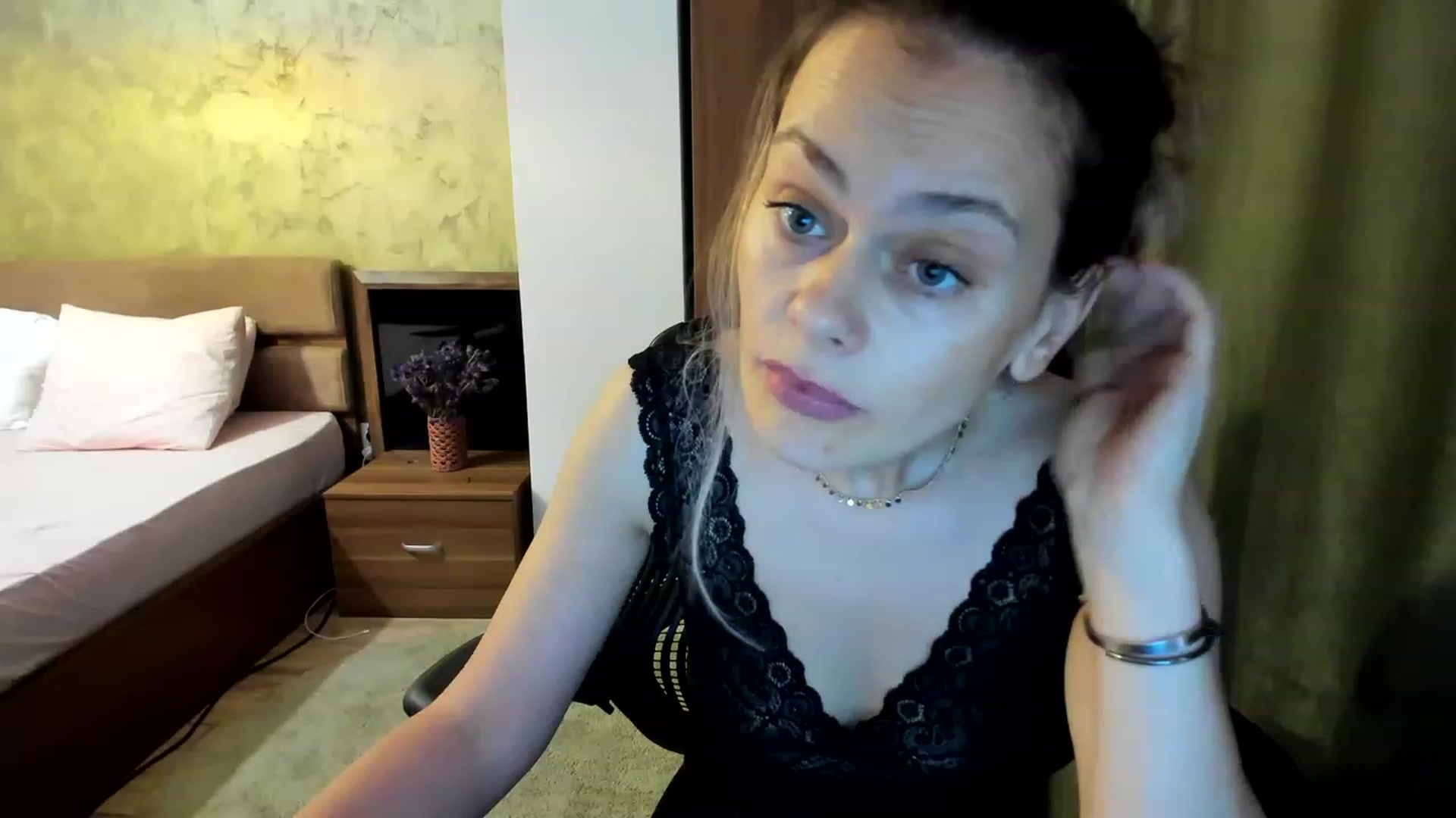 Gallery image thumbnail from DebraPaige's myfreecams stream on, 06/08/2023, 12:50 image 18 of 20
