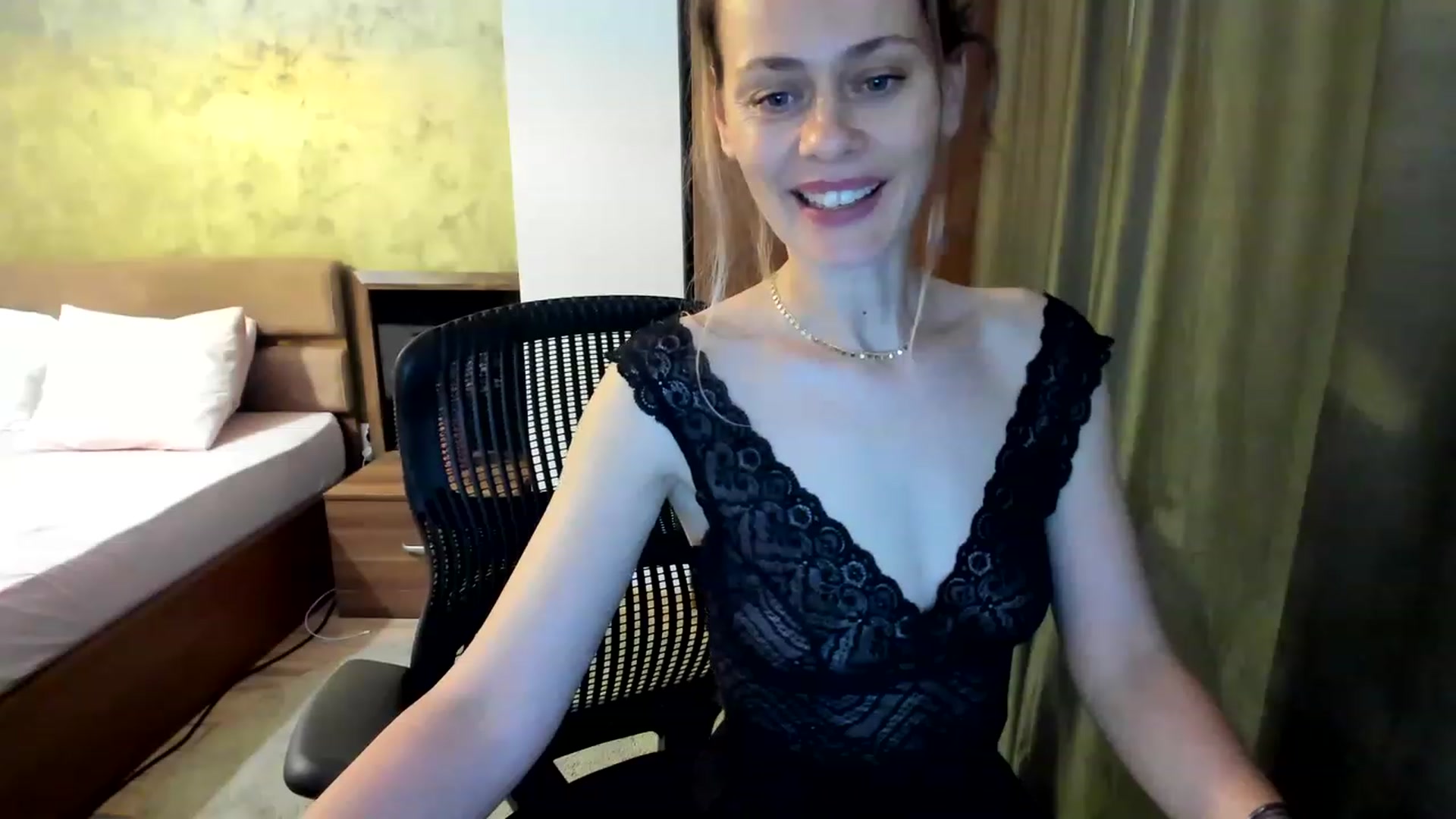 Gallery image thumbnail from DebraPaige's myfreecams stream on, 06/08/2023, 12:50 image 2 of 20