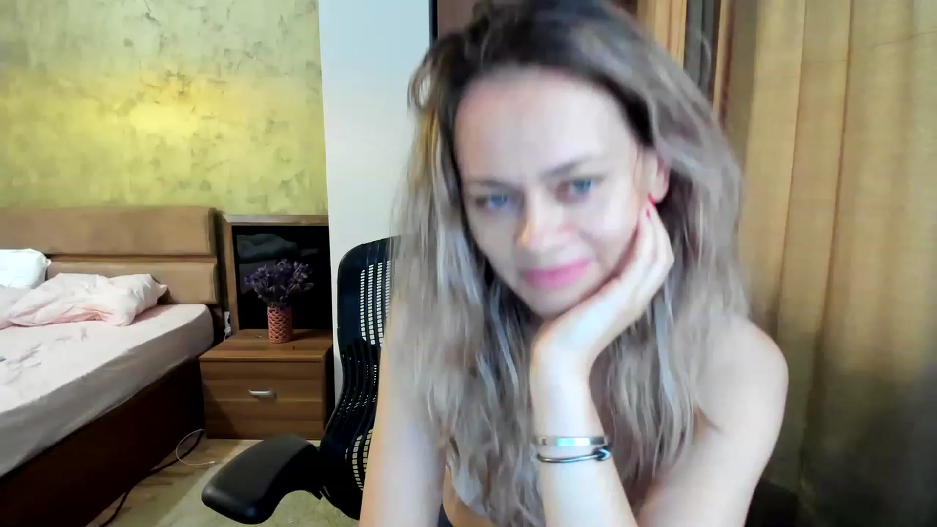 Gallery image thumbnail from DebraPaige's myfreecams stream on, 06/09/2023, 06:00 image 16 of 20