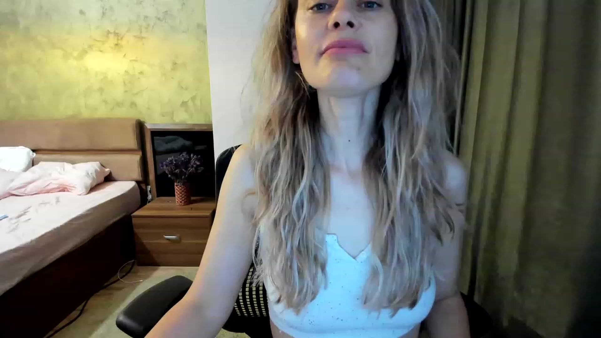 Gallery image thumbnail from DebraPaige's myfreecams stream on, 06/09/2023, 06:00 image 7 of 20